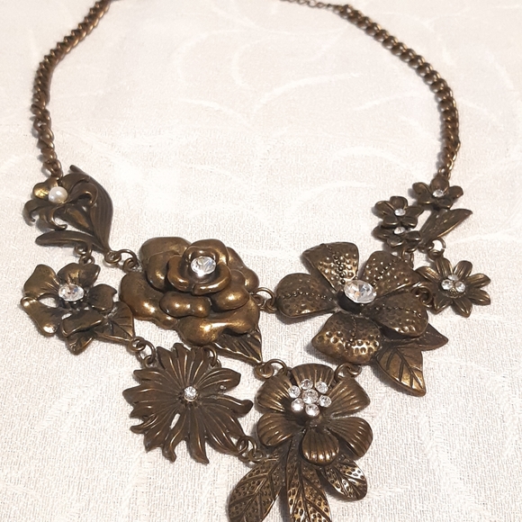 VTG,Bronze Floral 3D Necklace, With Rhinestones, - Picture 5 of 10